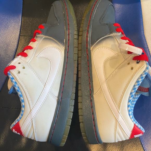 Dorothy SB Dunk - Picture 3 of 10